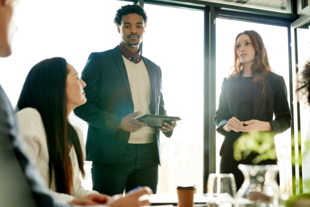 Decisões de investimento mais seguras com as estratégias de avaliação de empresas de Carlos Eduardo Rosalba Padilha.