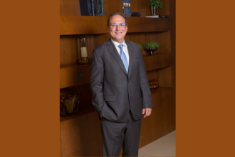 Fake news podem agravar crises durante a recuperação judicial, afetando a confiança do mercado e a reputação das empresas envolvidas.