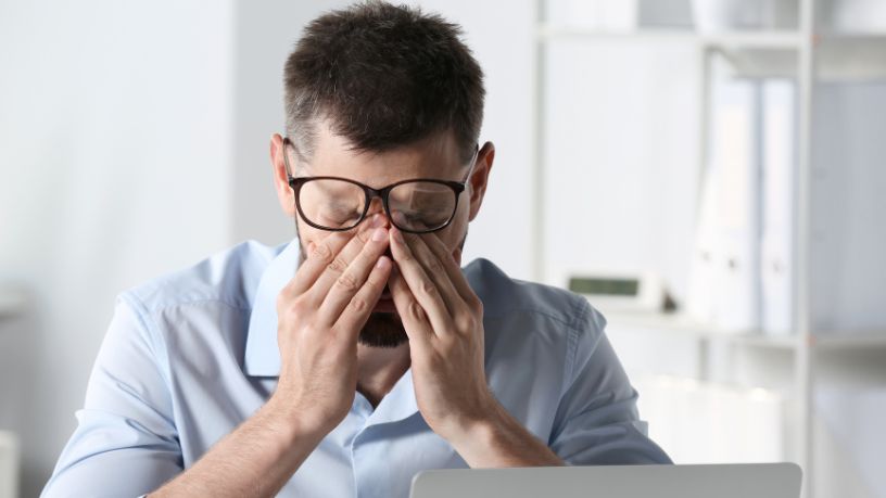 Neste artigo, Alexandre Costa Pedrosa examina o impacto da previsibilidade de rotinas na estruturação cognitiva de indivíduos neurodivergentes e neurotípicos.