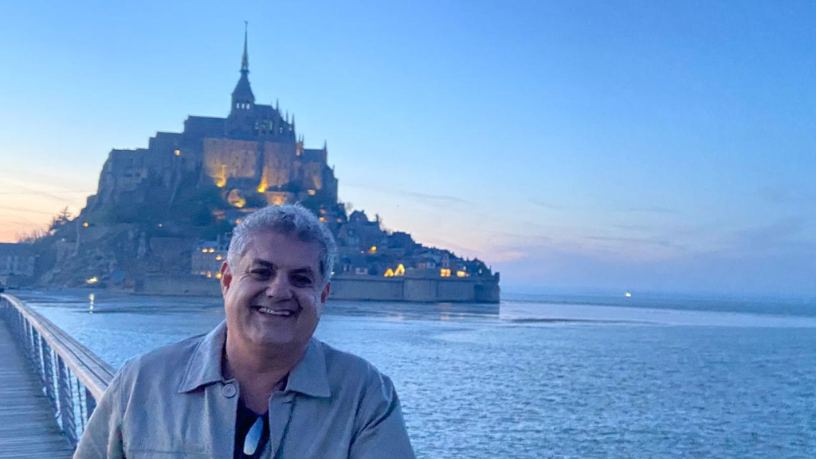 A França interiorana revela vilas e mercados que preservam a cultura regional, destaca Leonardo Rocha de Almeida.